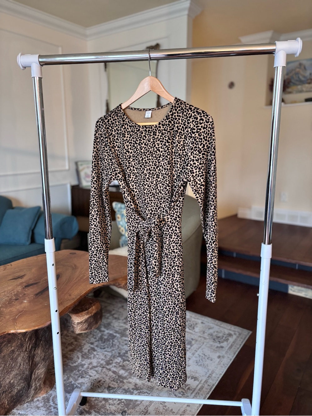 Old Navy Leopard Print Long Sleeve Tie-Waist Dress - Beige/Black